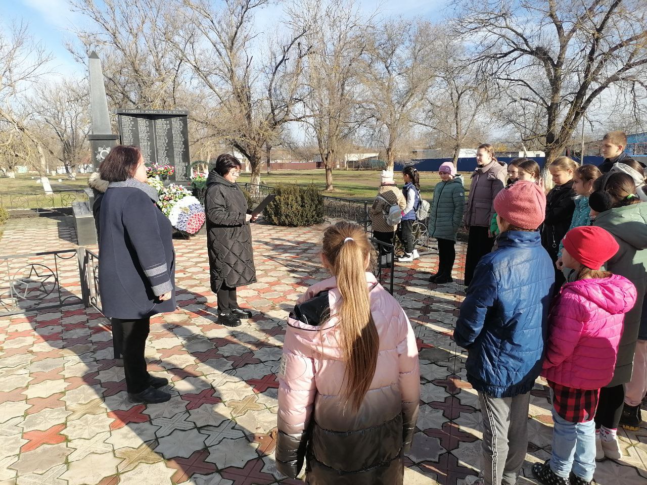 Митинг памяти «Твой подвиг бессмертен, солдат!» - МБУК «ГЦКС»